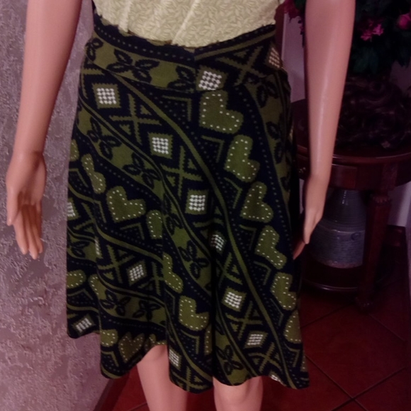 Black Green white cotton Skirts - Picture 3 of 4